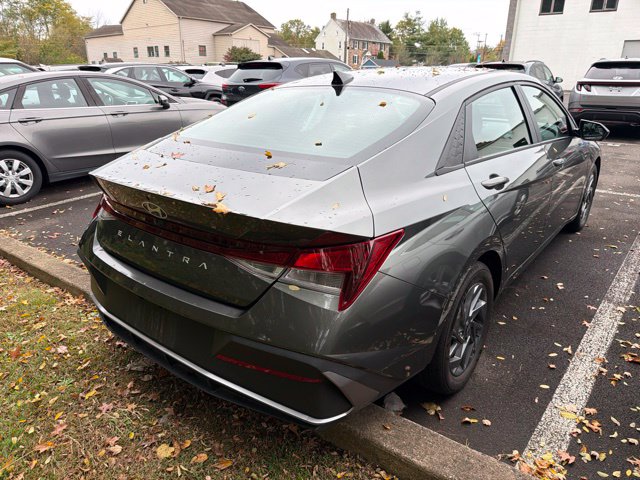 2024 Hyundai Elantra SEL - Photo 14