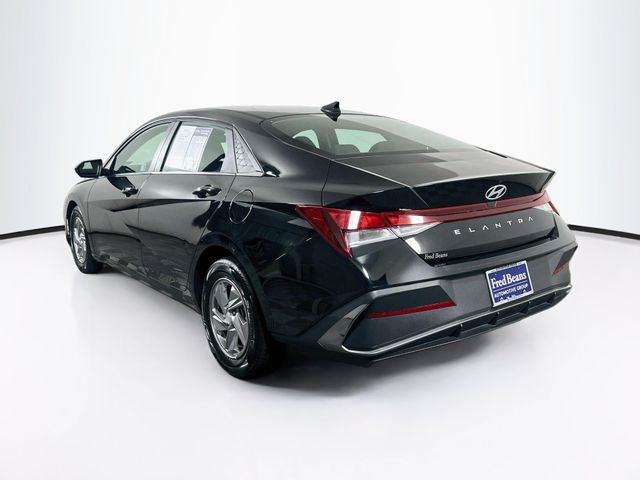 2025 Hyundai Elantra SE - Photo 6