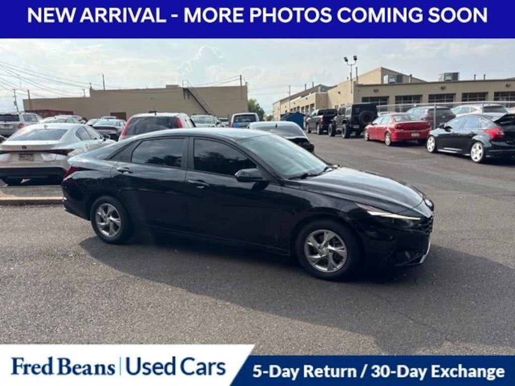Used 2023 Hyundai Elantra SE Sedan