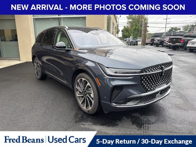 2024 Lincoln Nautilus Black Label photo 2