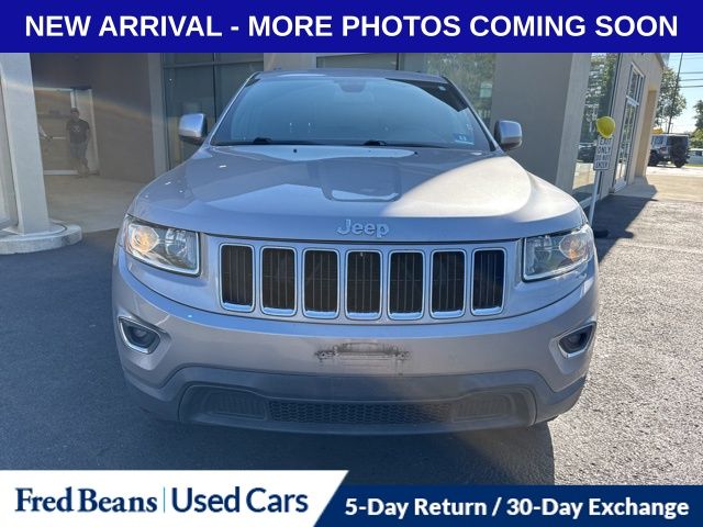 2016 Jeep Grand Cherokee Laredo photo 2