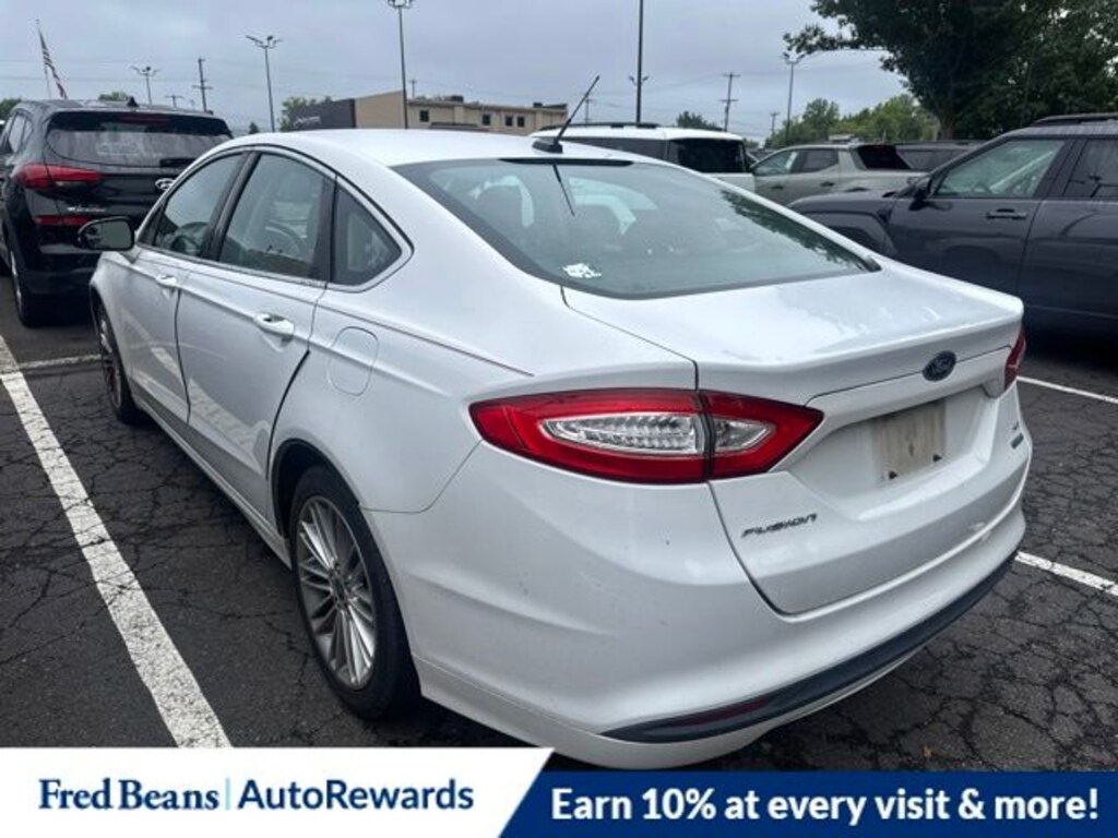 Used 2014 Ford Fusion SE Sedan