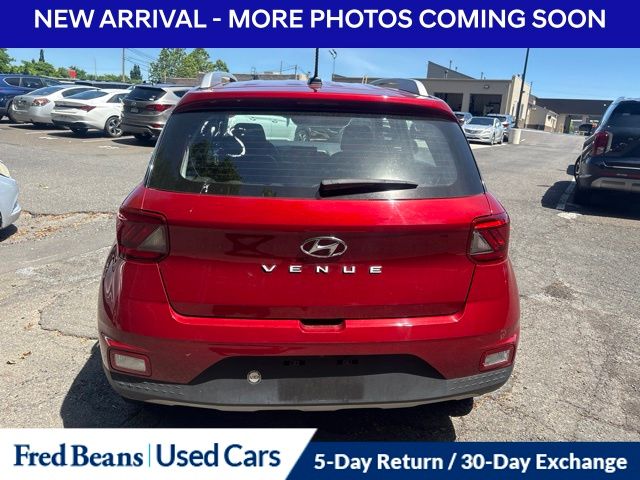 2023 Hyundai Venue SEL - Photo 7