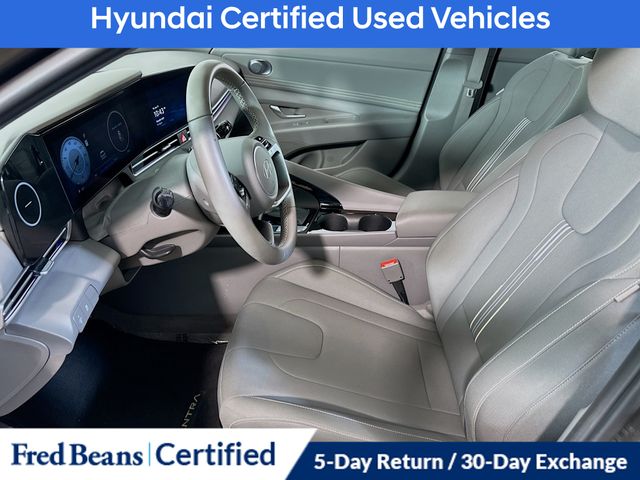 2025 Hyundai Elantra SEL - Photo 13