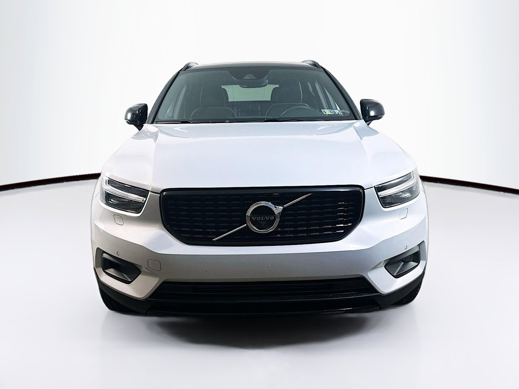 Used 2022 Volvo XC40 R-Design with VIN YV4162UM2N2673781 for sale in Langhorne, PA