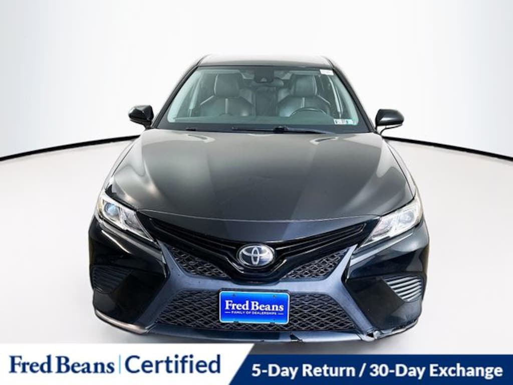 Used 2020 Toyota Camry SE Sedan