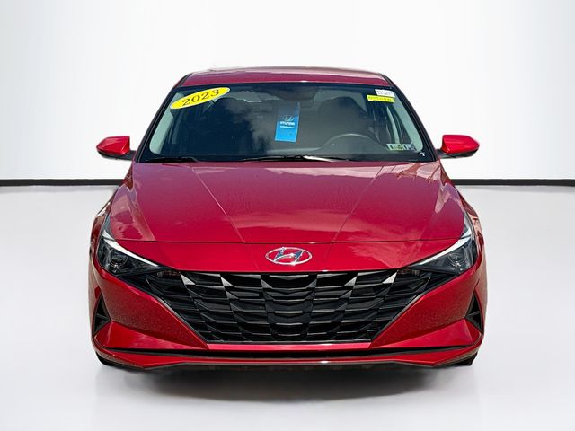 2023 Hyundai Elantra SEL photo 2