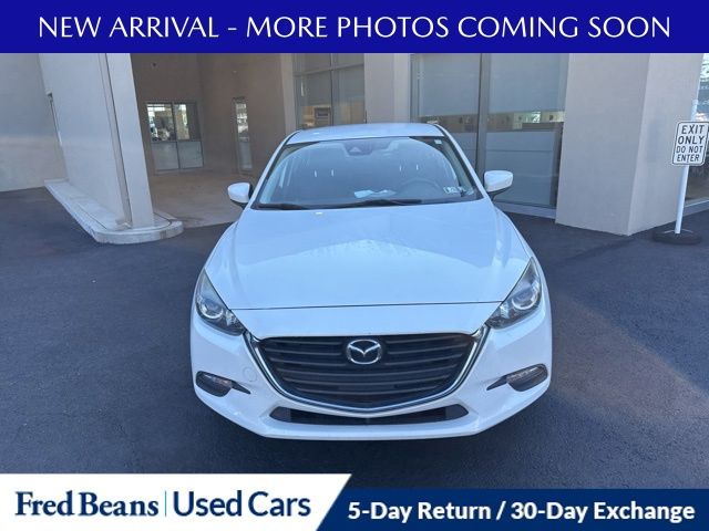 2018 Mazda Mazda3 Touring Hatchback photo 2
