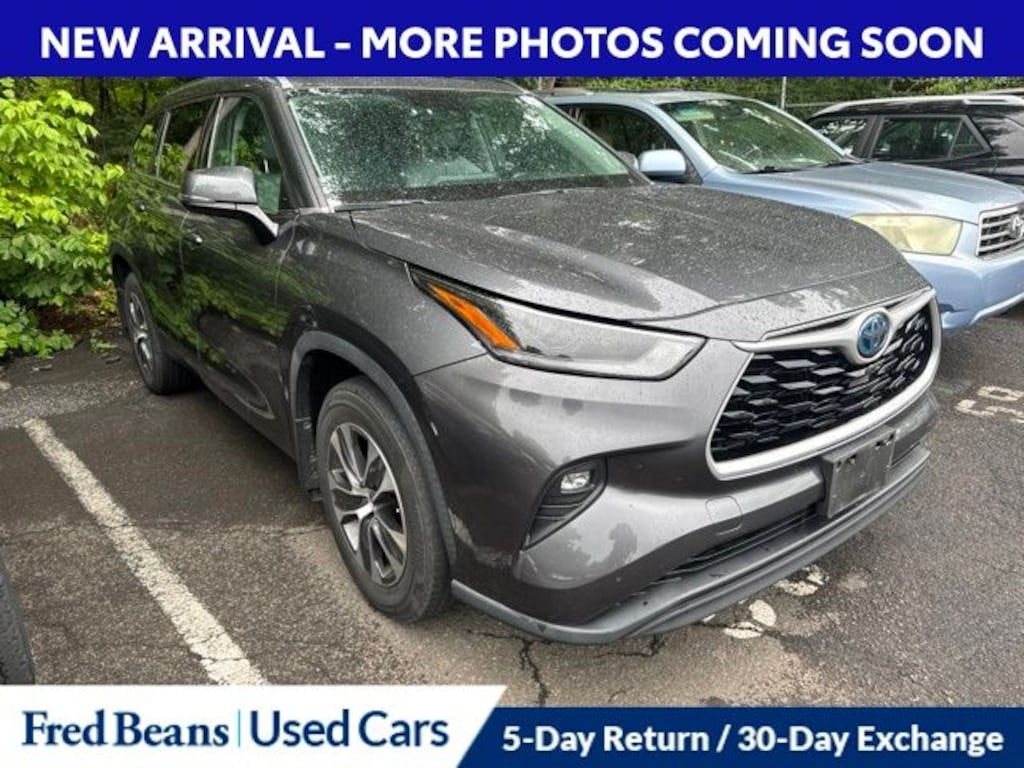 Used 2021 Toyota Highlander Hybrid XLE SUV
