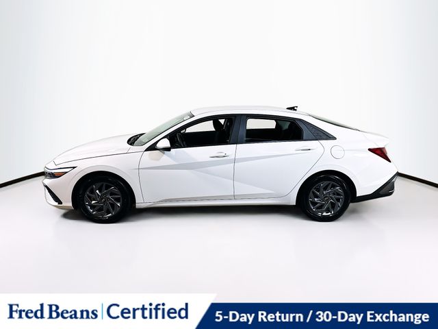 2024 Hyundai Elantra SEL photo 2