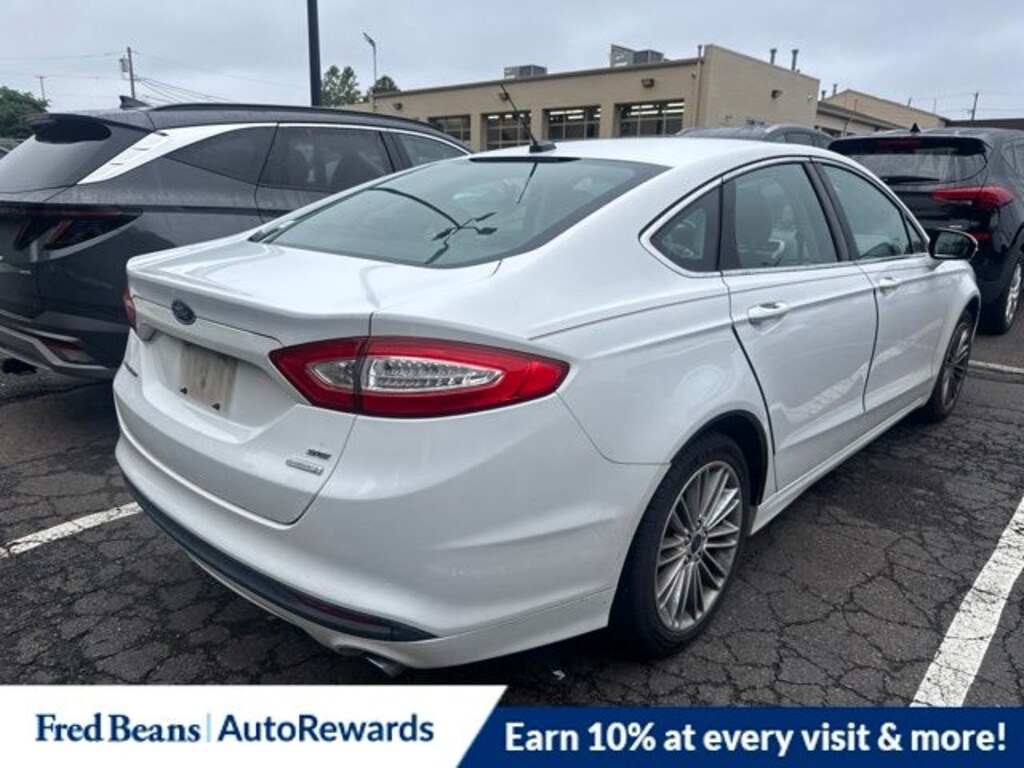 Used 2014 Ford Fusion SE Sedan