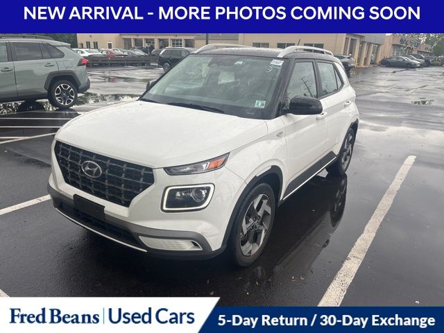 2023 Hyundai Venue Limited IVT's photo