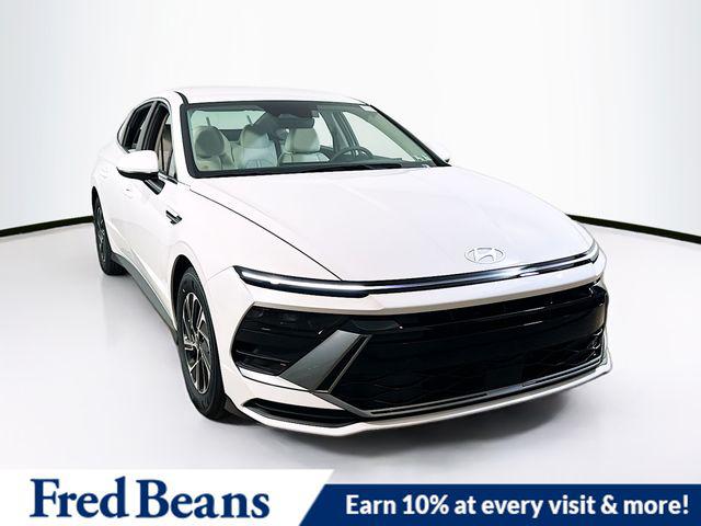 2026 Hyundai Sonata Hybrid Sedan 