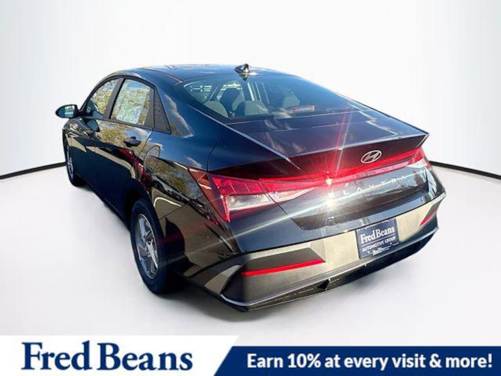 New 2026 Hyundai Elantra SE Sedan