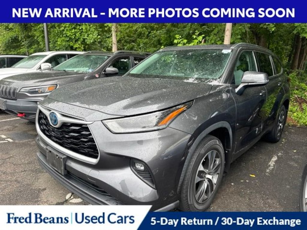 Used 2021 Toyota Highlander Hybrid XLE SUV