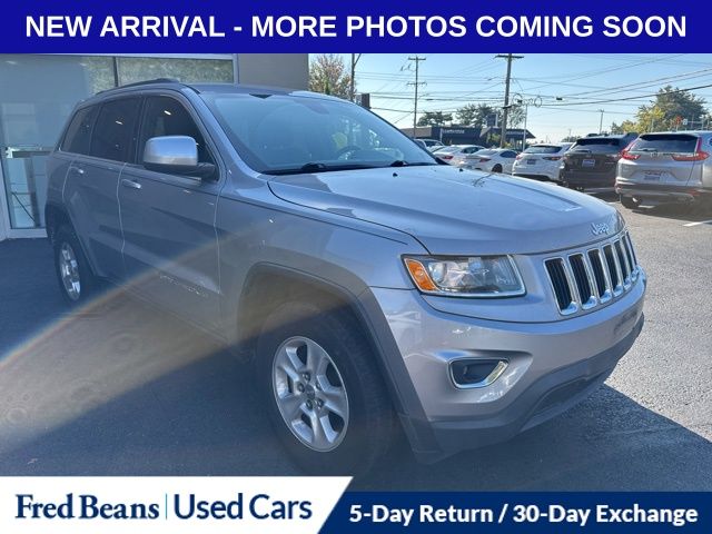2016 Jeep Grand Cherokee Laredo photo 3