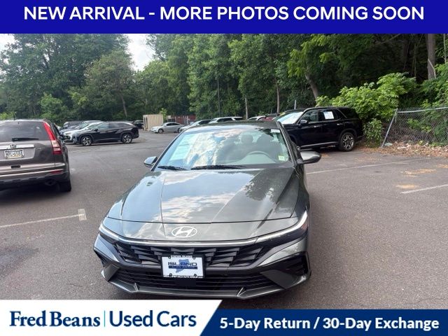 2025 Hyundai Elantra SEL - Photo 2