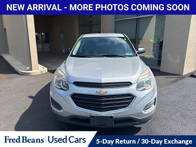 2017 Chevrolet Equinox LS photo 2