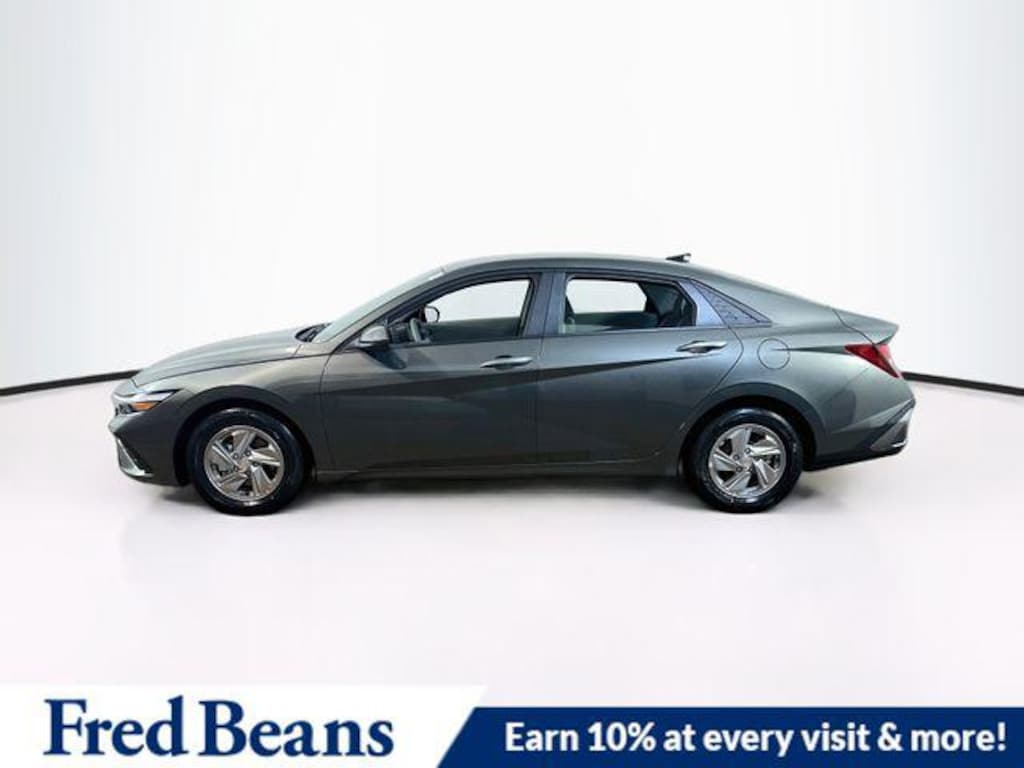 New 2026 Hyundai Elantra SE Sedan