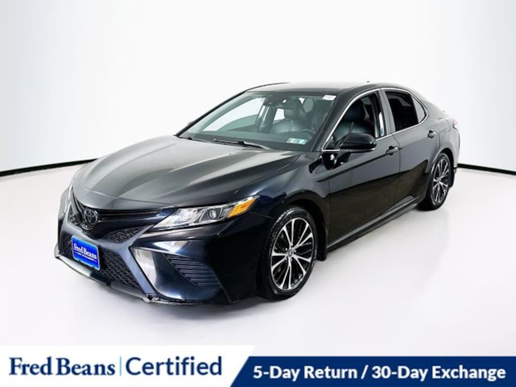 Used 2020 Toyota Camry SE Sedan