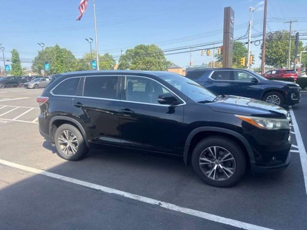 Used 2016 Toyota Highlander XLE V6 SUV