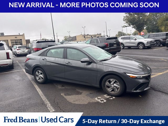 Used 2024 Hyundai Elantra SE Sedan