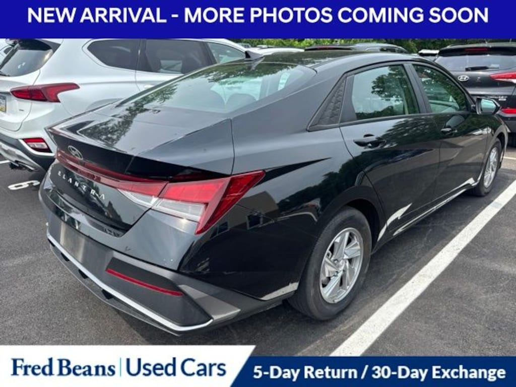Used 2024 Hyundai Elantra SE Sedan