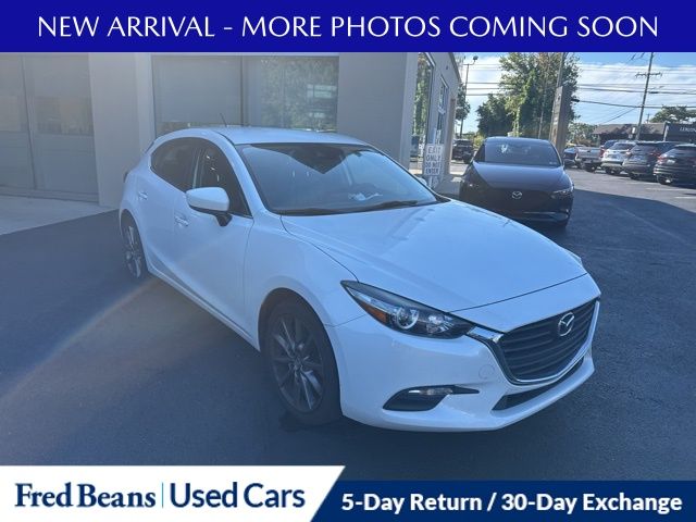 2018 Mazda Mazda3 Touring Hatchback photo 3