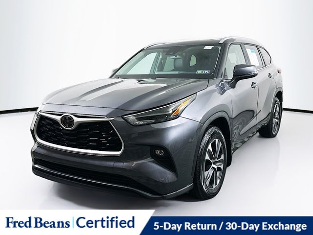 2023 Toyota Highlander L photo 3