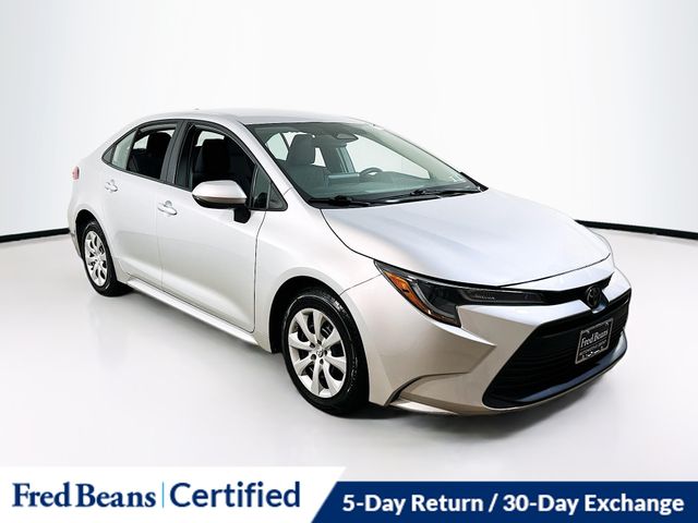 2024 Toyota Corolla LE's photo