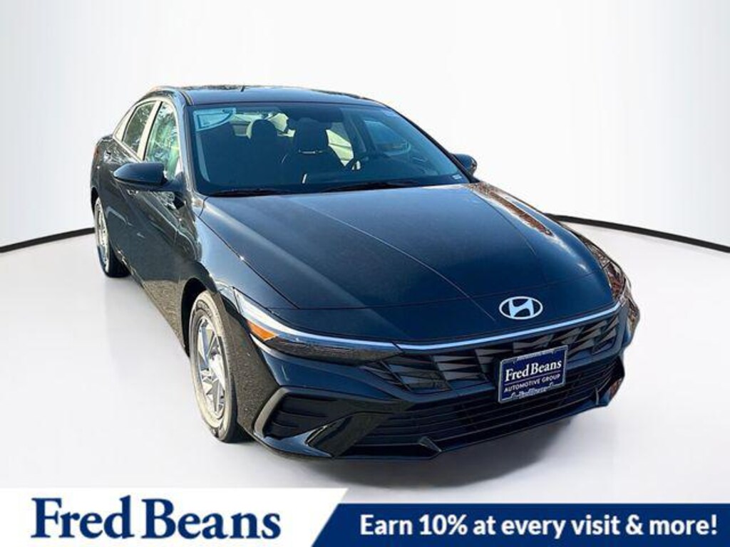 New 2026 Hyundai Elantra SE Sedan