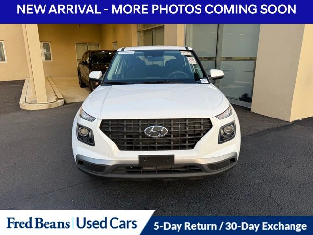 2024 Hyundai Venue SE photo 2