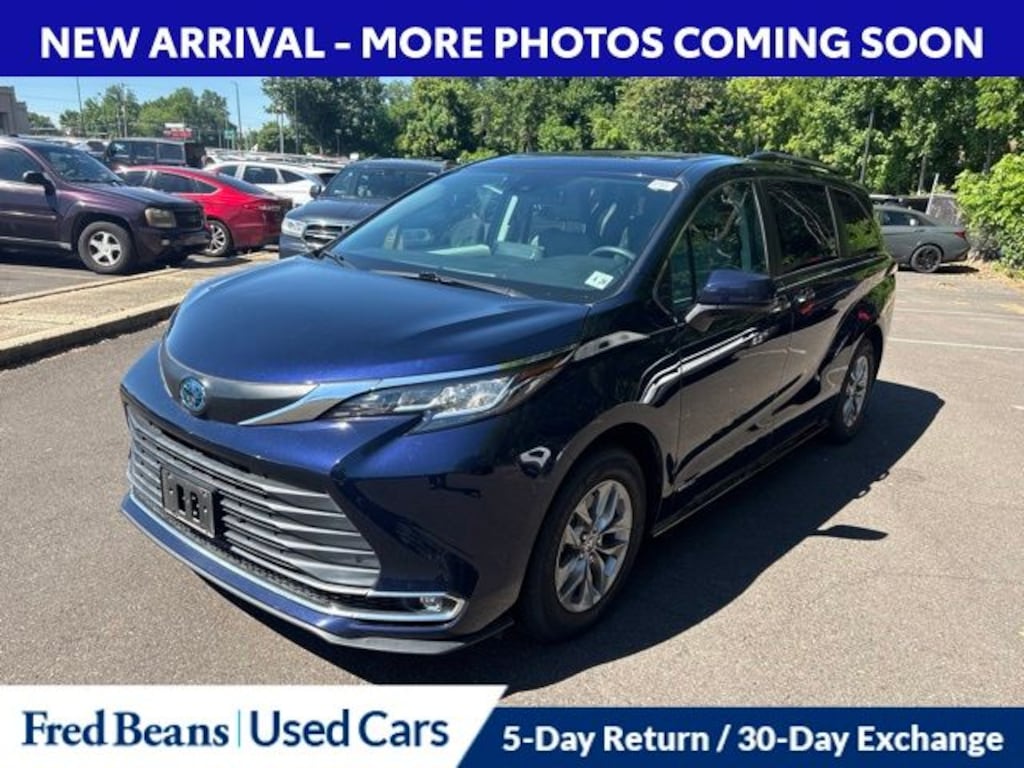 Used 2021 Toyota Sienna XLE Minivan/Van