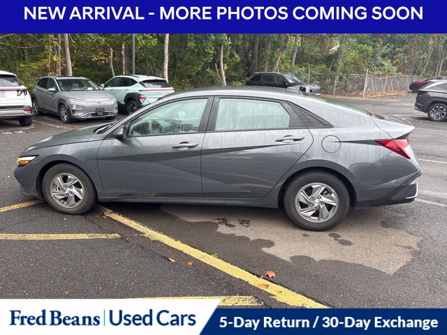 Used 2024 Hyundai Elantra SE Sedan