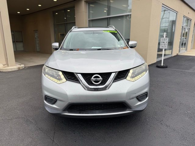 2015 Nissan Rogue SV photo 2