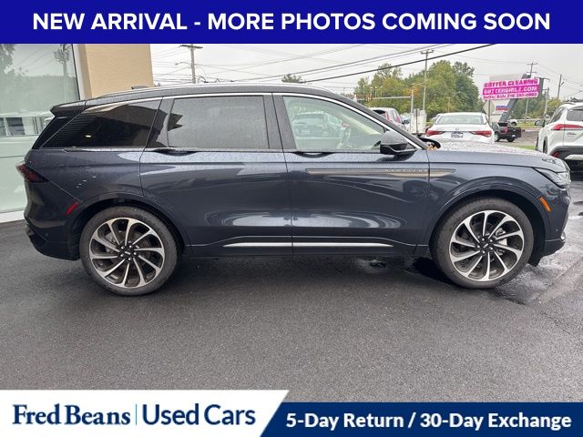 2024 Lincoln Nautilus Black Label photo 3