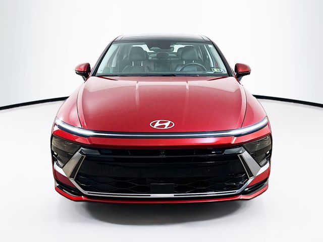 2025 Hyundai Sonata Hybrid Limited photo 2
