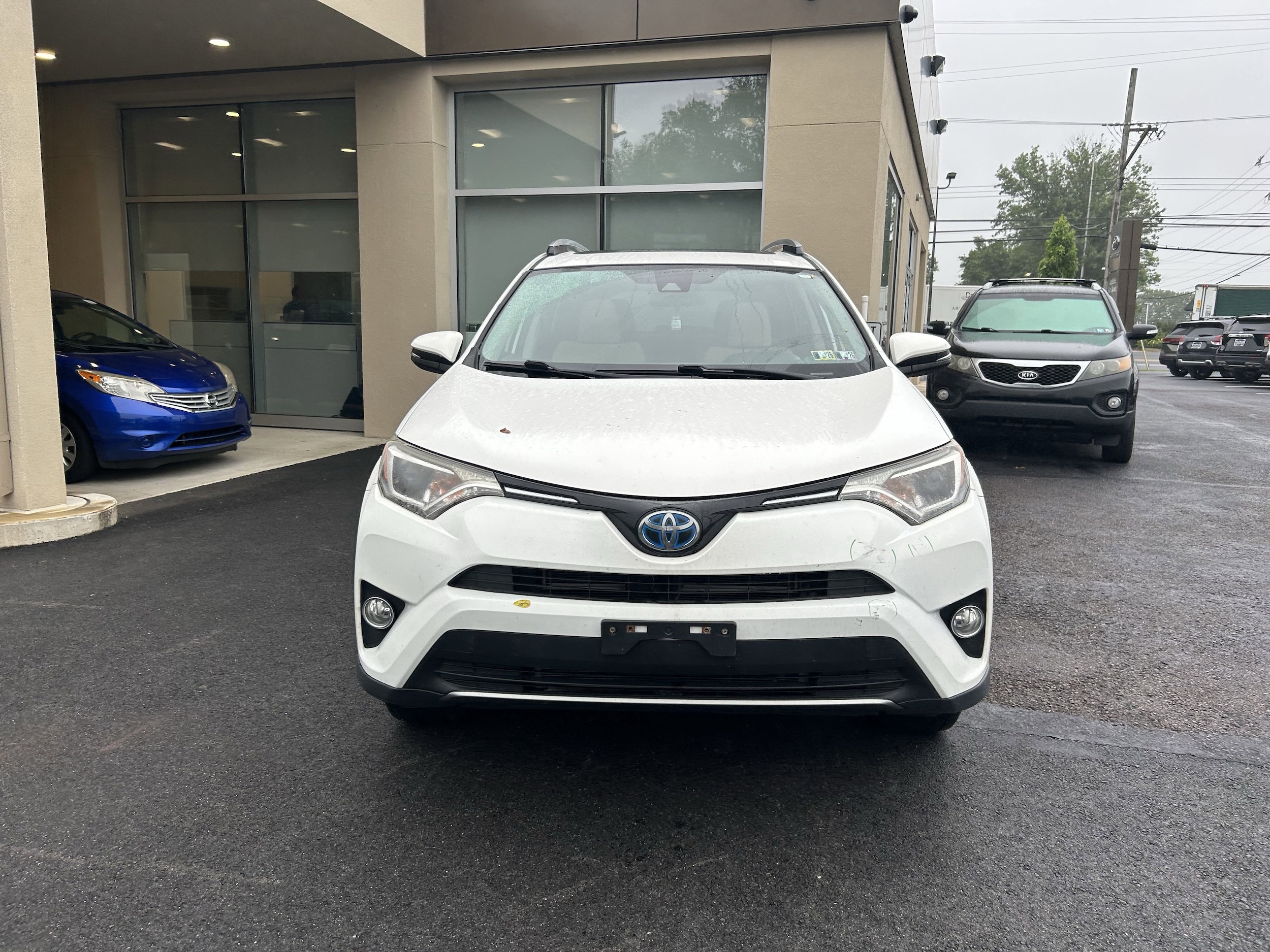 Used 2017 Toyota RAV4 XLE with VIN JTMRJREV5HD068814 for sale in Langhorne, PA