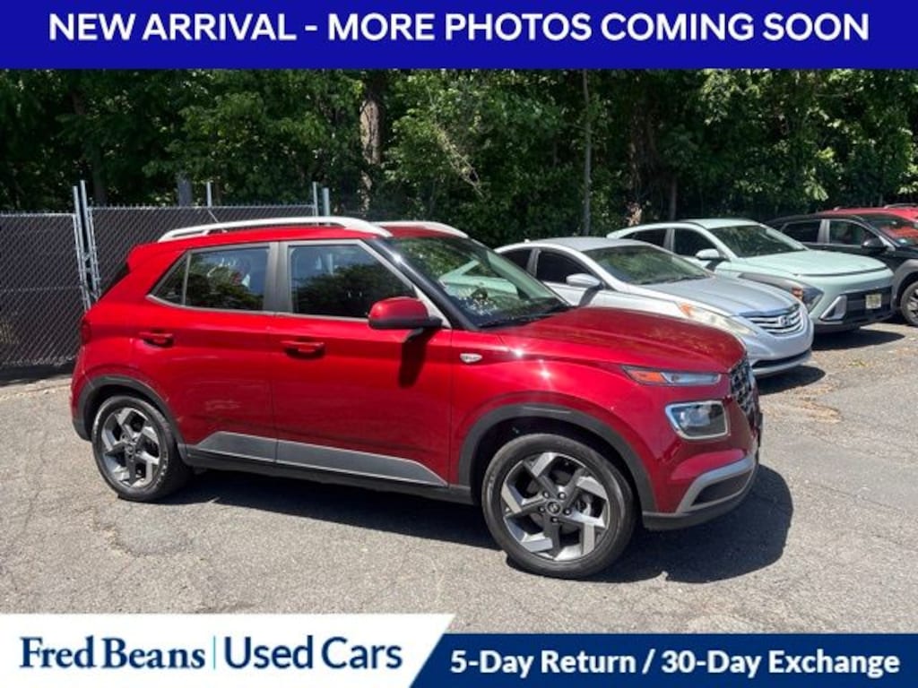 Used 2023 Hyundai Venue SEL SUV