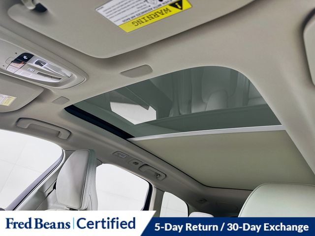 2022 Volvo XC60 B5 Inscription photo 2