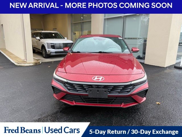2024 Hyundai Elantra SEL photo 2