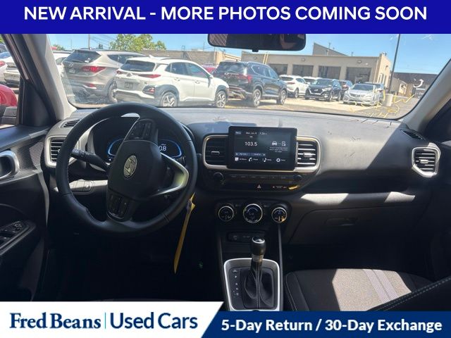2023 Hyundai Venue SEL - Photo 11