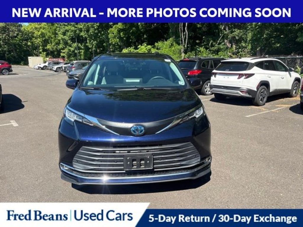 Used 2021 Toyota Sienna XLE Minivan/Van