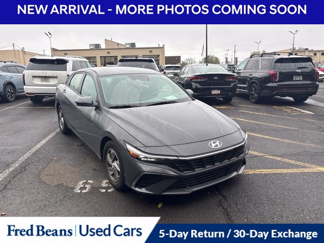 Used 2024 Hyundai Elantra SE Sedan