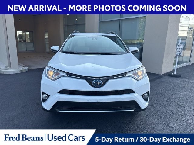 2016 Toyota RAV4 Hybrid XLE photo 2