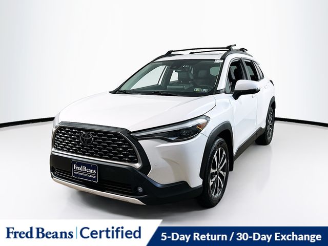 2022 Toyota Corolla Cross XLE photo 2
