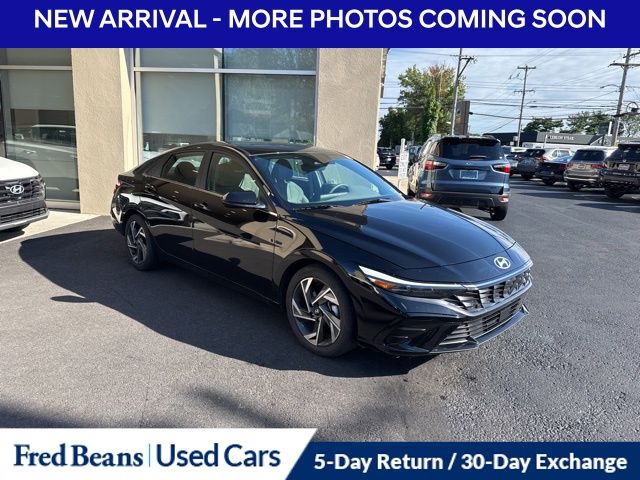 2024 Hyundai Elantra SEL photo 3