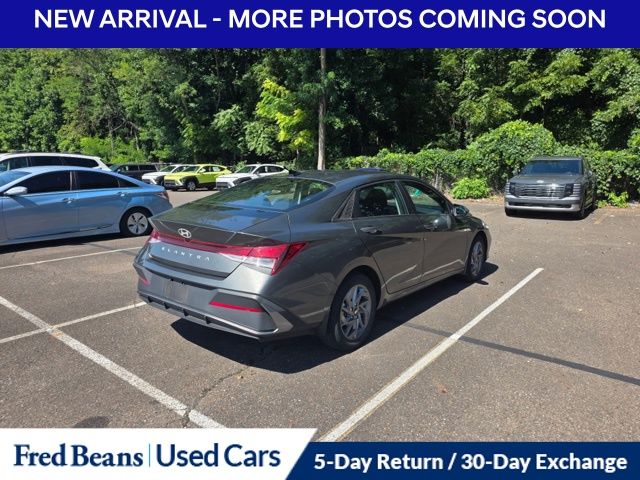 2024 Hyundai Elantra SEL - Photo 7