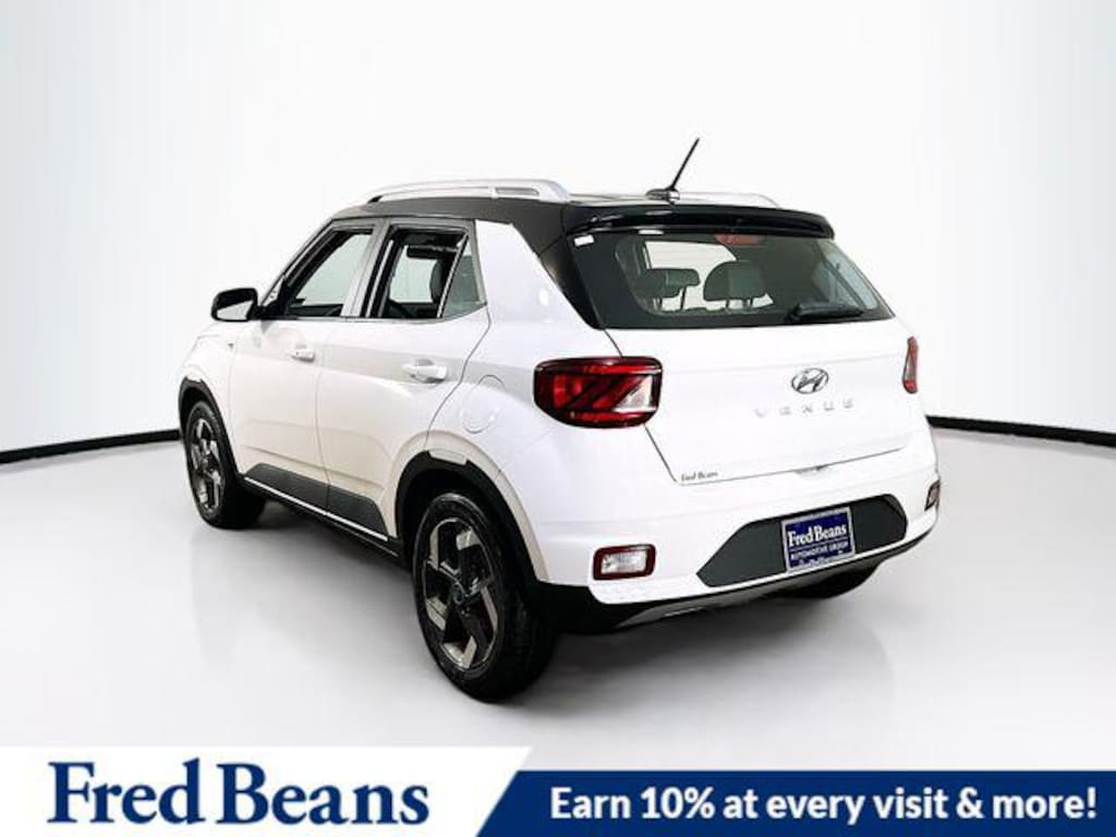 New 2026 Hyundai Venue SEL w/Two-Tone Roof SUV