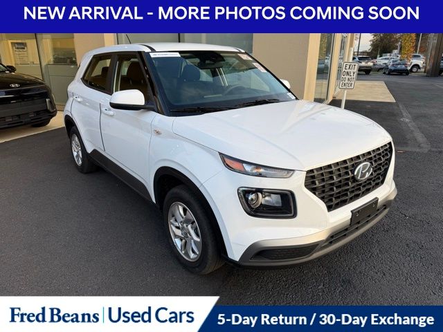 2024 Hyundai Venue SE photo 3